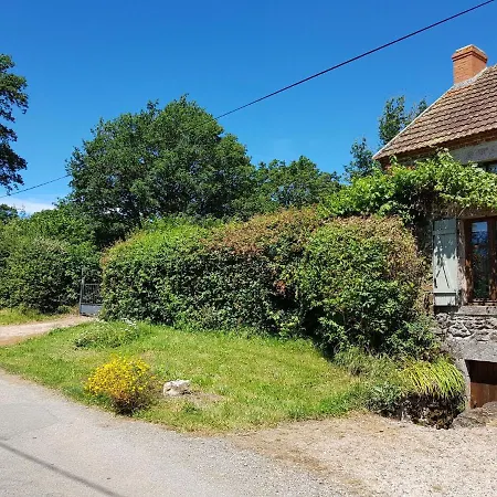 Tranquil Holiday Home In Moureuille With Infrared Sauna Vakantiehuis Moureuille