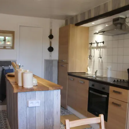 Tranquil Holiday Home In Moureuille With Infrared Sauna Vakantiehuis