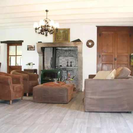Vakantiehuis Tranquil Holiday Home In Moureuille With Infrared Sauna Moureuille
