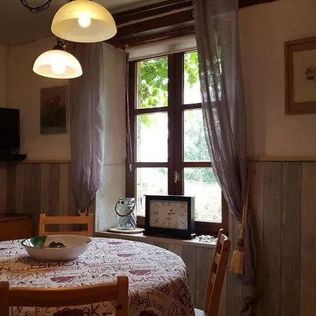 Vakantiehuis Tranquil Holiday Home In Moureuille With Infrared Sauna *