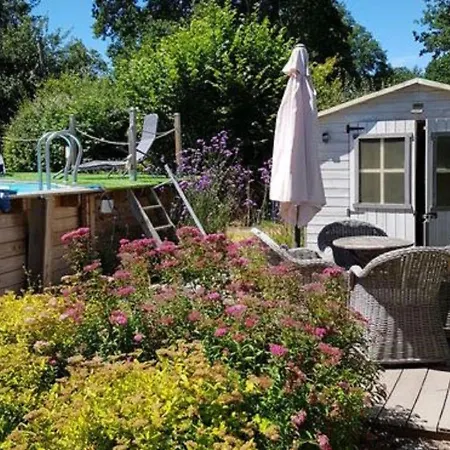 Vakantiehuis Tranquil Holiday Home In Moureuille With Infrared Sauna