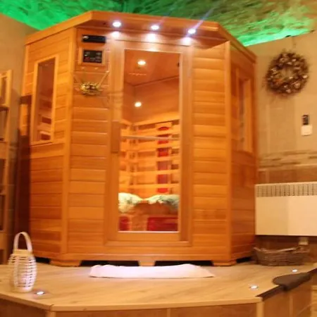 Tranquil Holiday Home In Moureuille With Infrared Sauna Moureuille