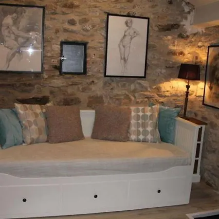 Tranquil Holiday Home In Moureuille With Infrared Sauna Vakantiehuis Moureuille